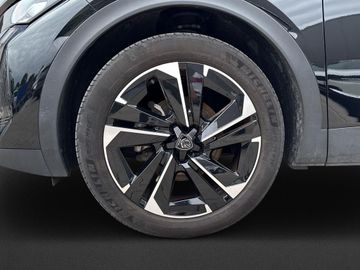 Peugeot 408 - 8