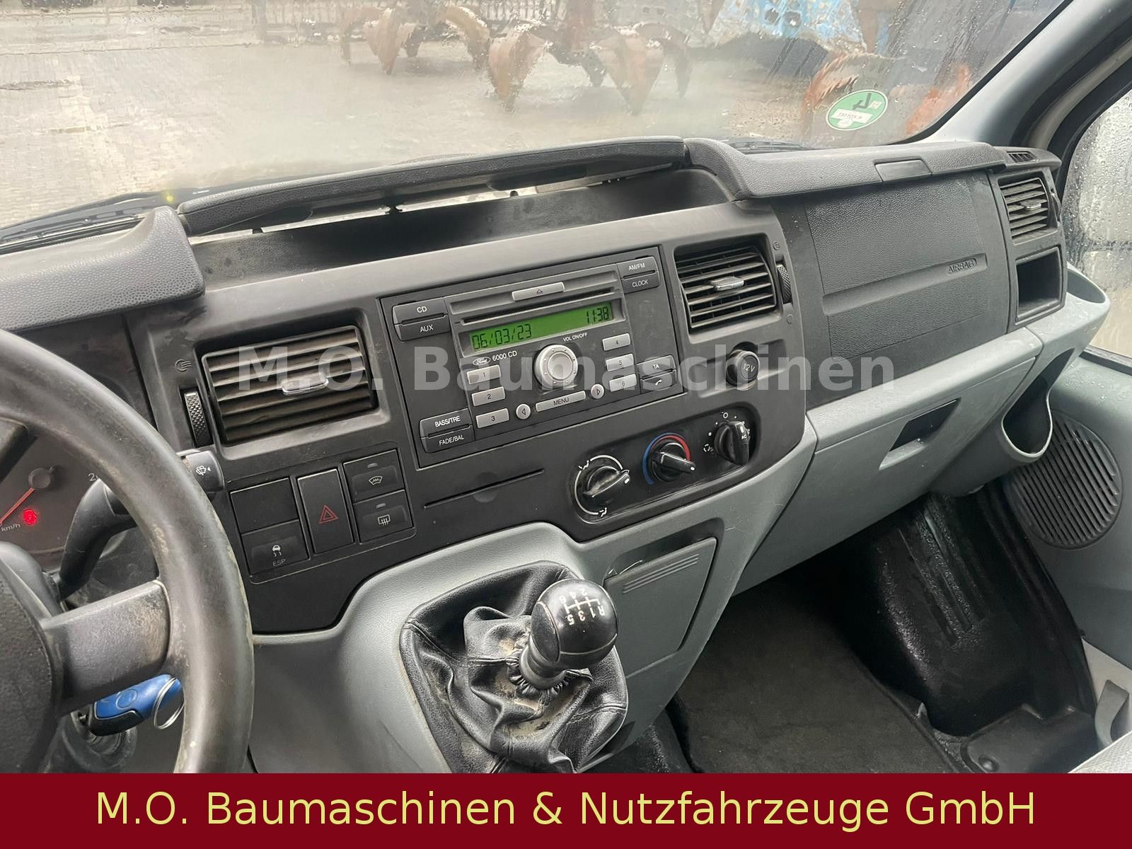 Fahrzeugabbildung Ford Transit 115T300 / 9 Sitzer