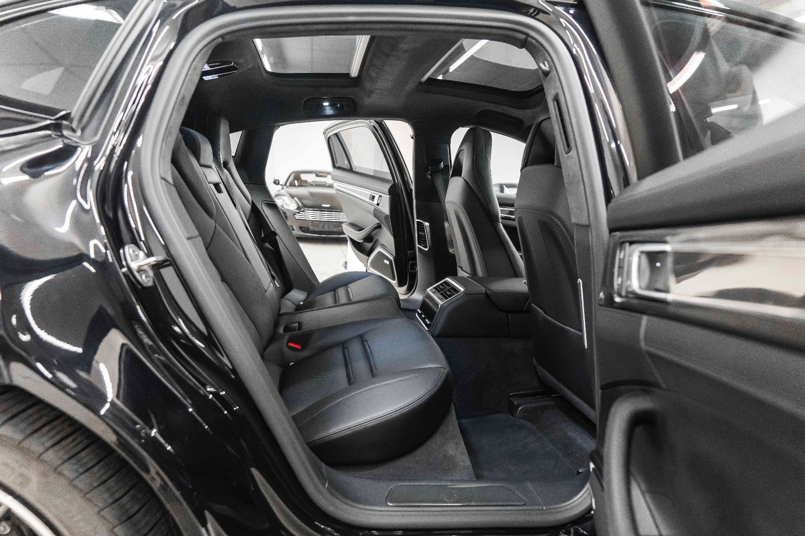 Fahrzeugabbildung Porsche Panamera Turbo S CHRONO LED PDLS PASM ACC PCCB