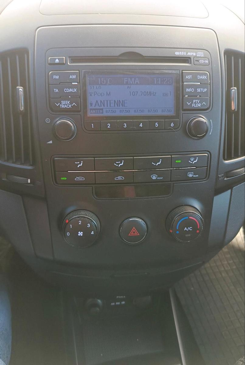 Hyundai i30 2010 — photo 7