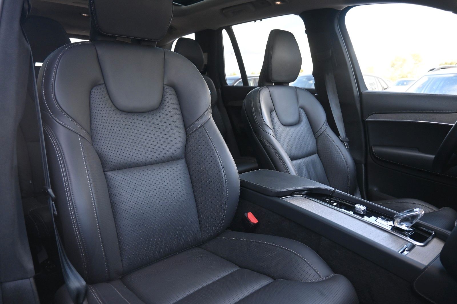 Fahrzeugabbildung Volvo XC90 B5D AWD Ultimate Bright*LED*PANO*STHZ*B&W*