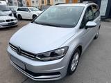 Volkswagen Touran 2.0 TDI Comfortline DSG - VW Touran Gebrauchtwagen in Nürnberg
