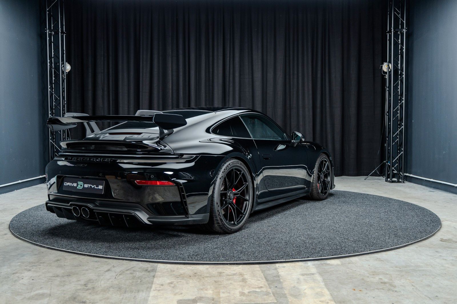 Fahrzeugabbildung Porsche GT3 + 1. Hand + 1.835 km + Lift + Carbon + BOSE
