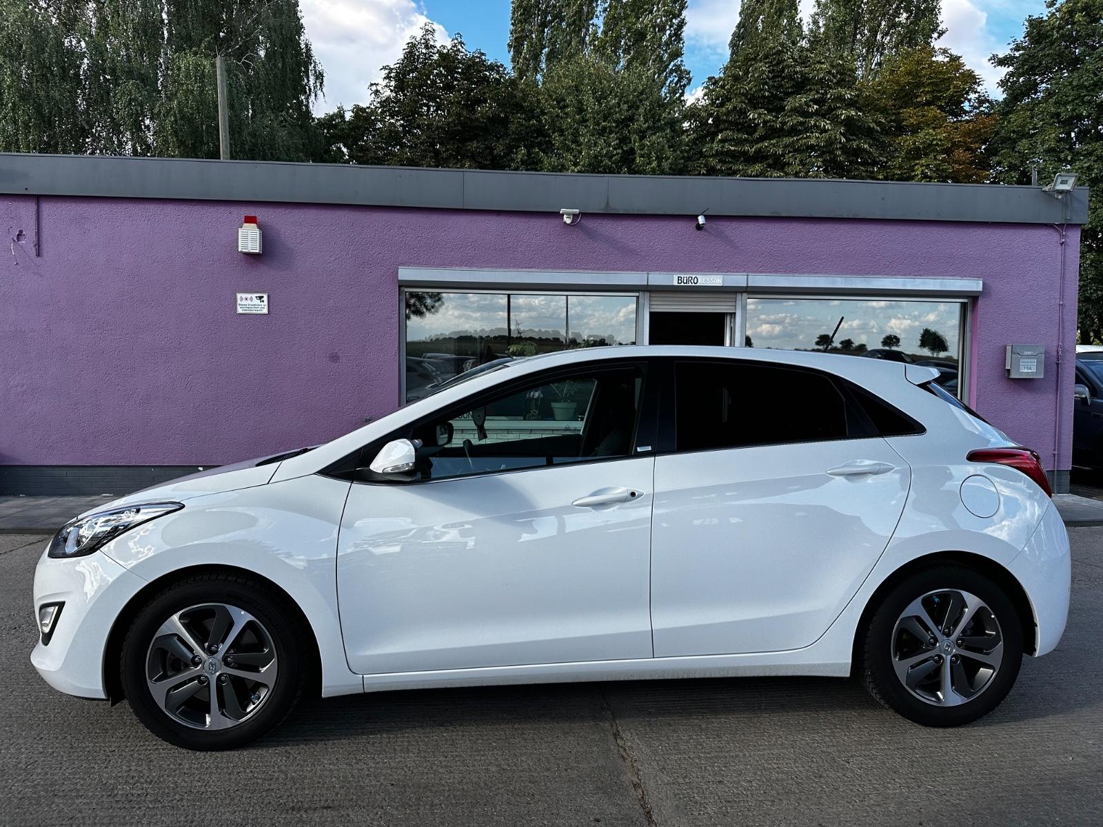 Hyundai i30 blue Passion Plus "KAMERA"NAVI"SHZ"LHZ"