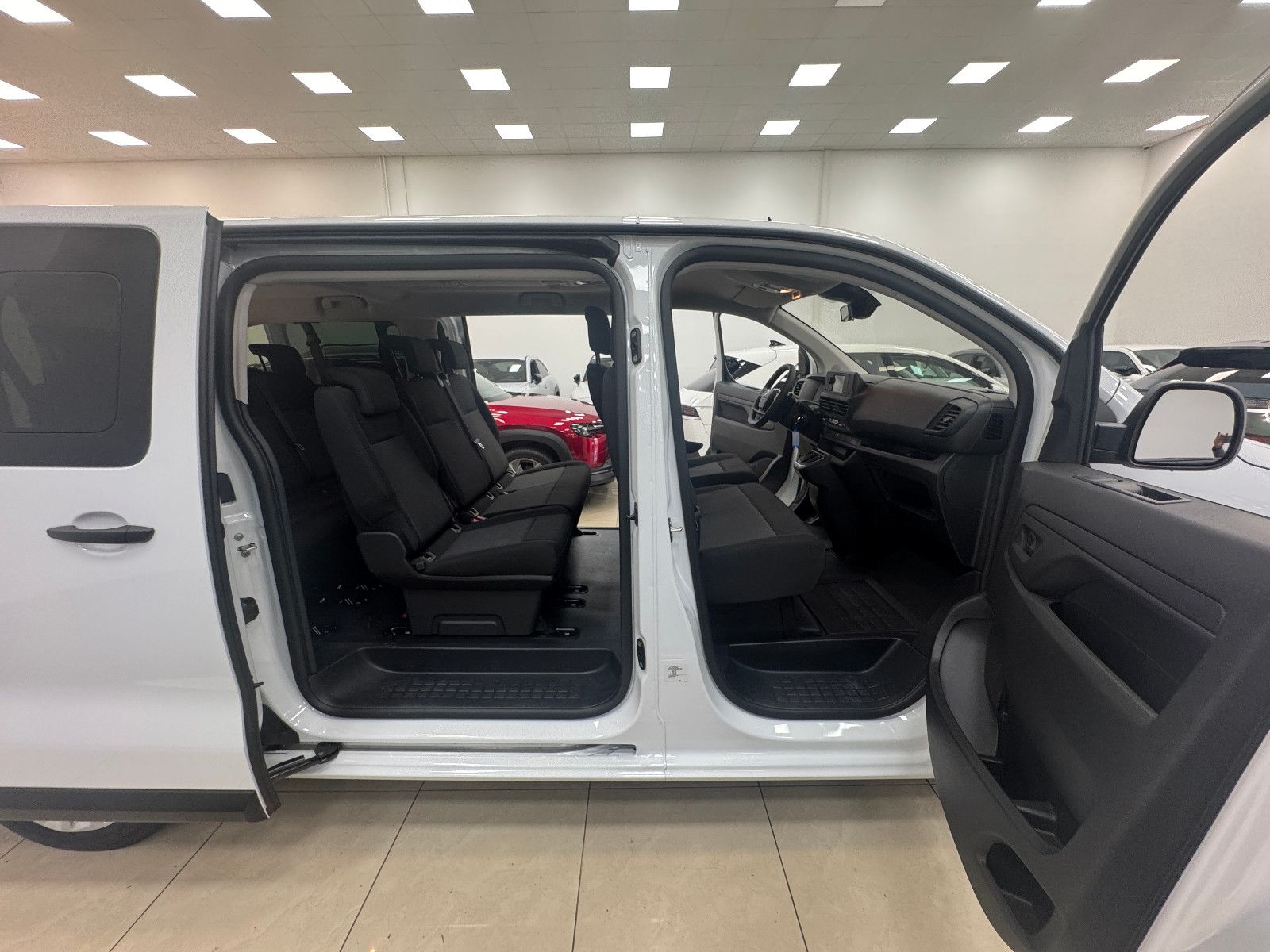 Peugeot Traveller - Bild 18