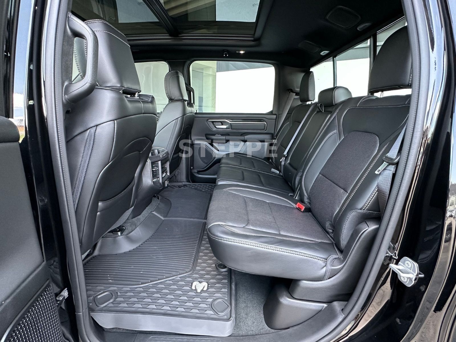 Dodge RAM 1500 REBEL 5,7V8 LPG NIGHT ACC, Luftfed,360°