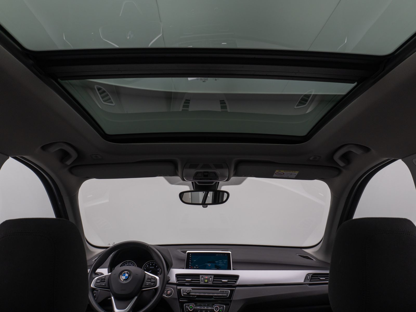 Fahrzeugabbildung BMW X1 sD18i Panorama DAB Navi Geschwindigkeitsreg