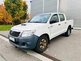 Toyota Hilux Double Cab 4X4 Life Klima AHK Winterdienst - Toyota Hilux in Augsburg