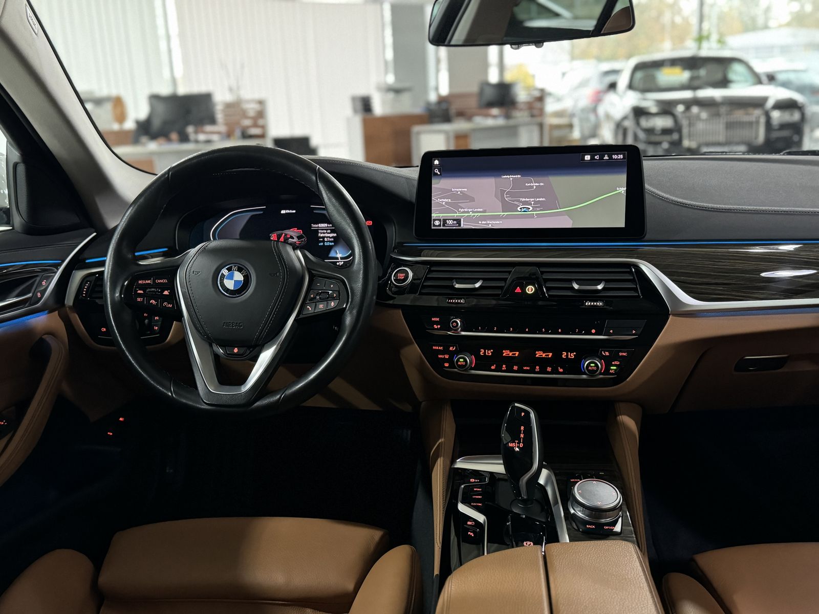 Fahrzeugabbildung BMW 530e xD Luxury Line Kamera HUD DAB HiFi Komfort