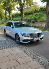 Mercedes-Benz E 220 D Luxury Paket 360° Kamera LED Avantgarde - silberne Mercedes-Benz 220