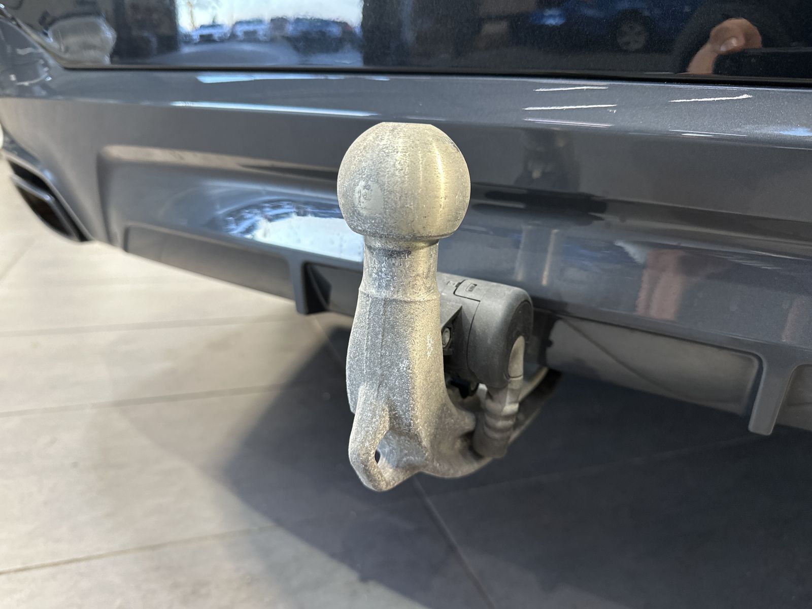 Fahrzeugabbildung BMW 530i Touring xDrive M-Sport NAV+LED+AHK+HUD+H&K