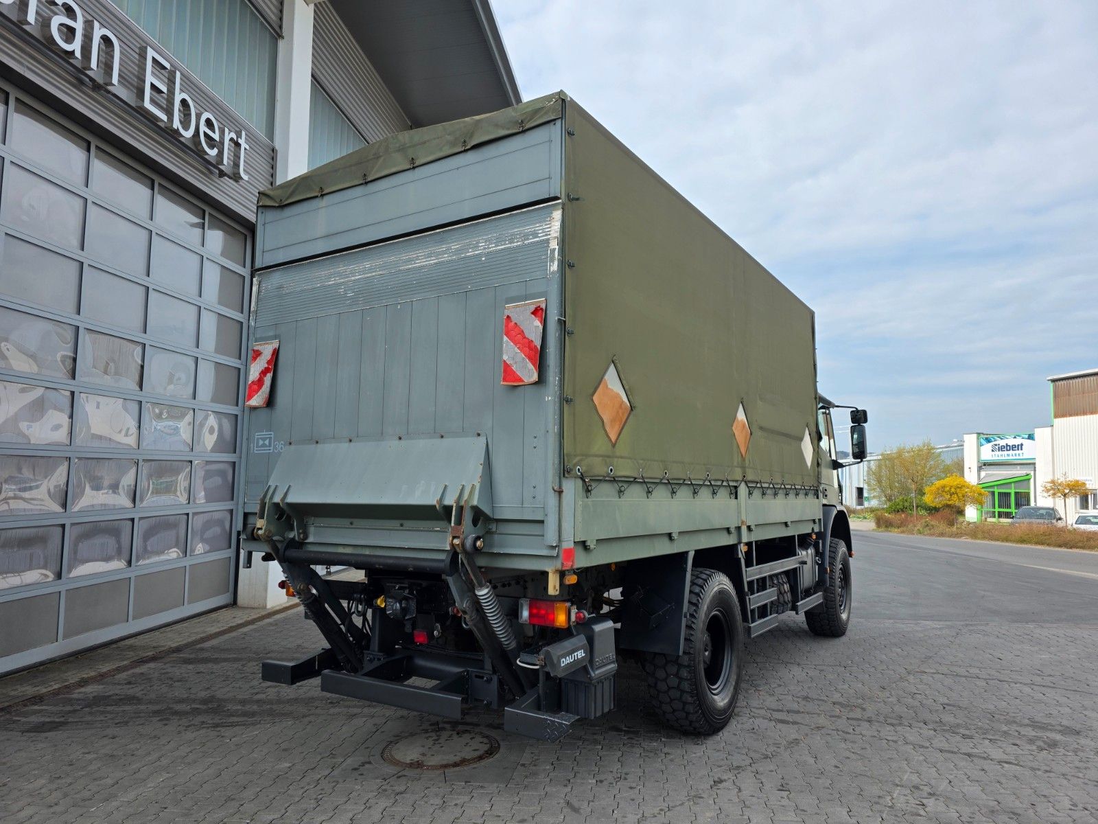 Fahrzeugabbildung Iveco Eurocargo ML140E21 LBW 3 Sitze Differenziale