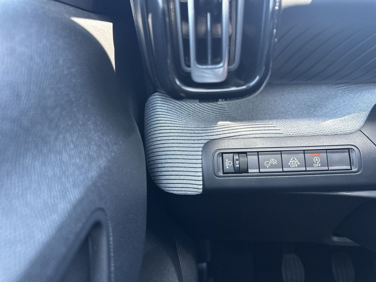 Fahrzeugabbildung Citroën C3 Aircross Turbo 100 PLUS - mit KI generiert/bearbeitet