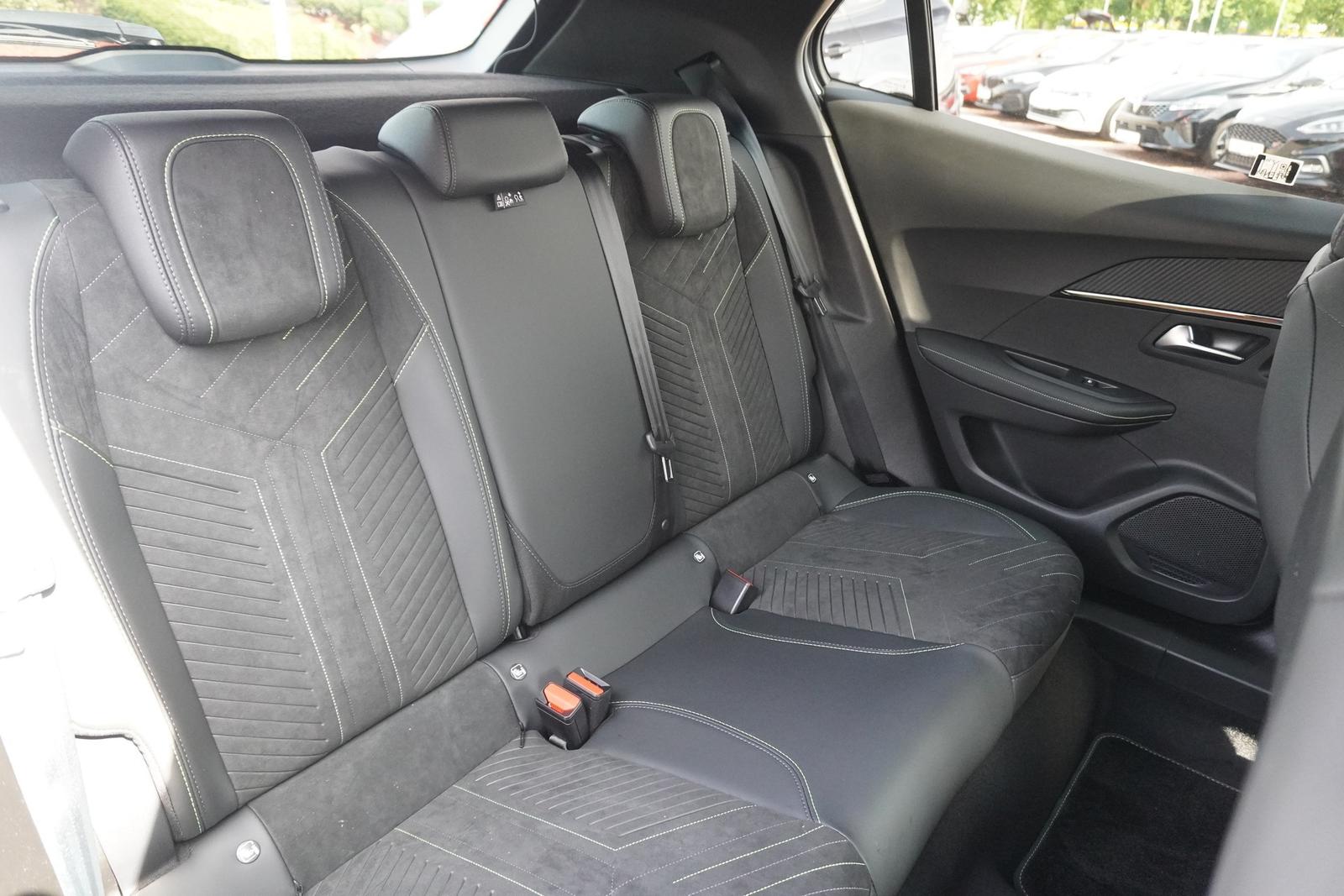 Peugeot 2008 GT 1.2 Hybrid 145 Aut. LED ACC Navi 360°
