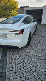 Tesla Model 3  Highland RWD aus März 2025 - Tesla Model 3: Highland
