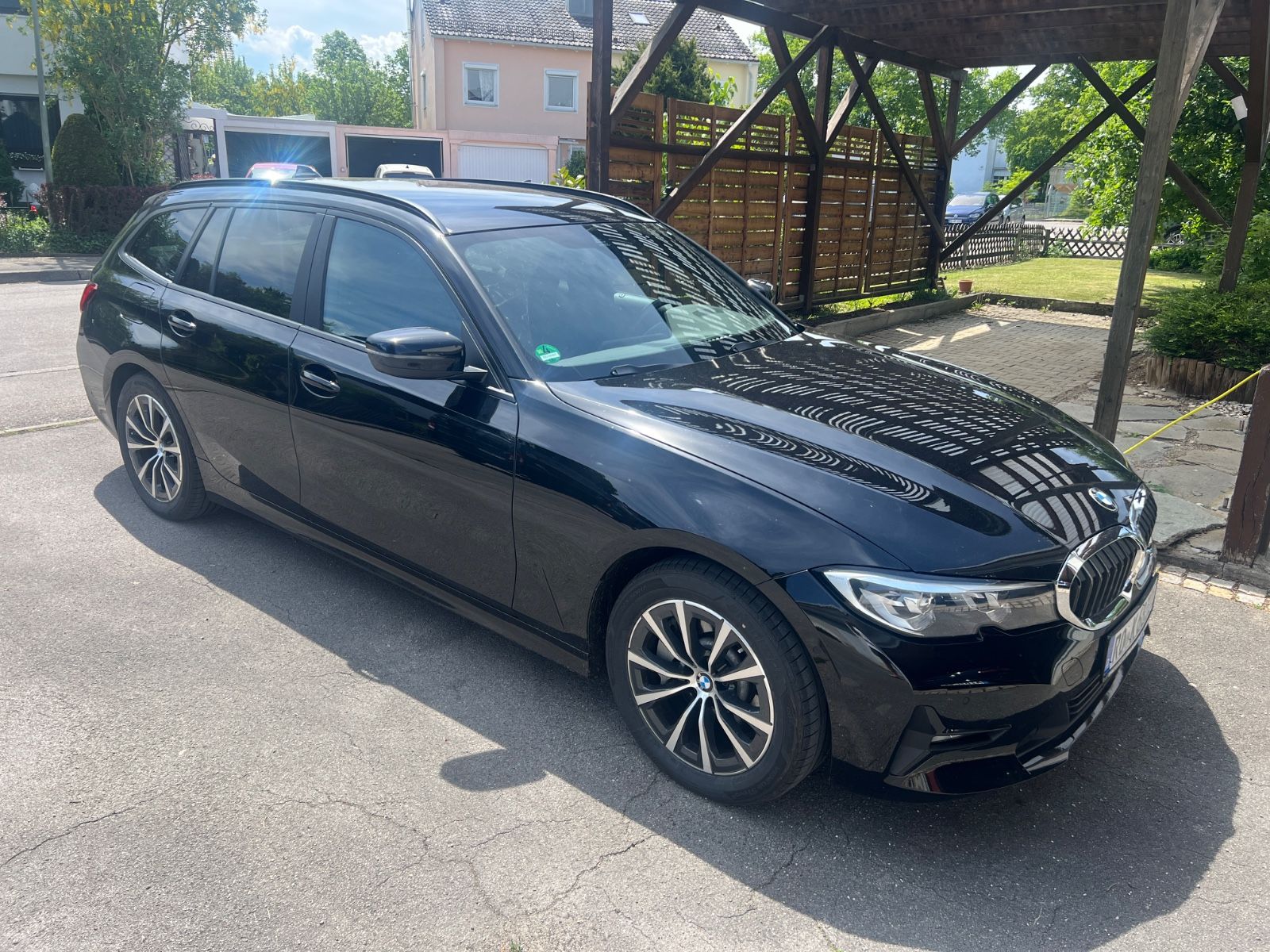BMW 330e Touring | AHK | Standklima | Service neu