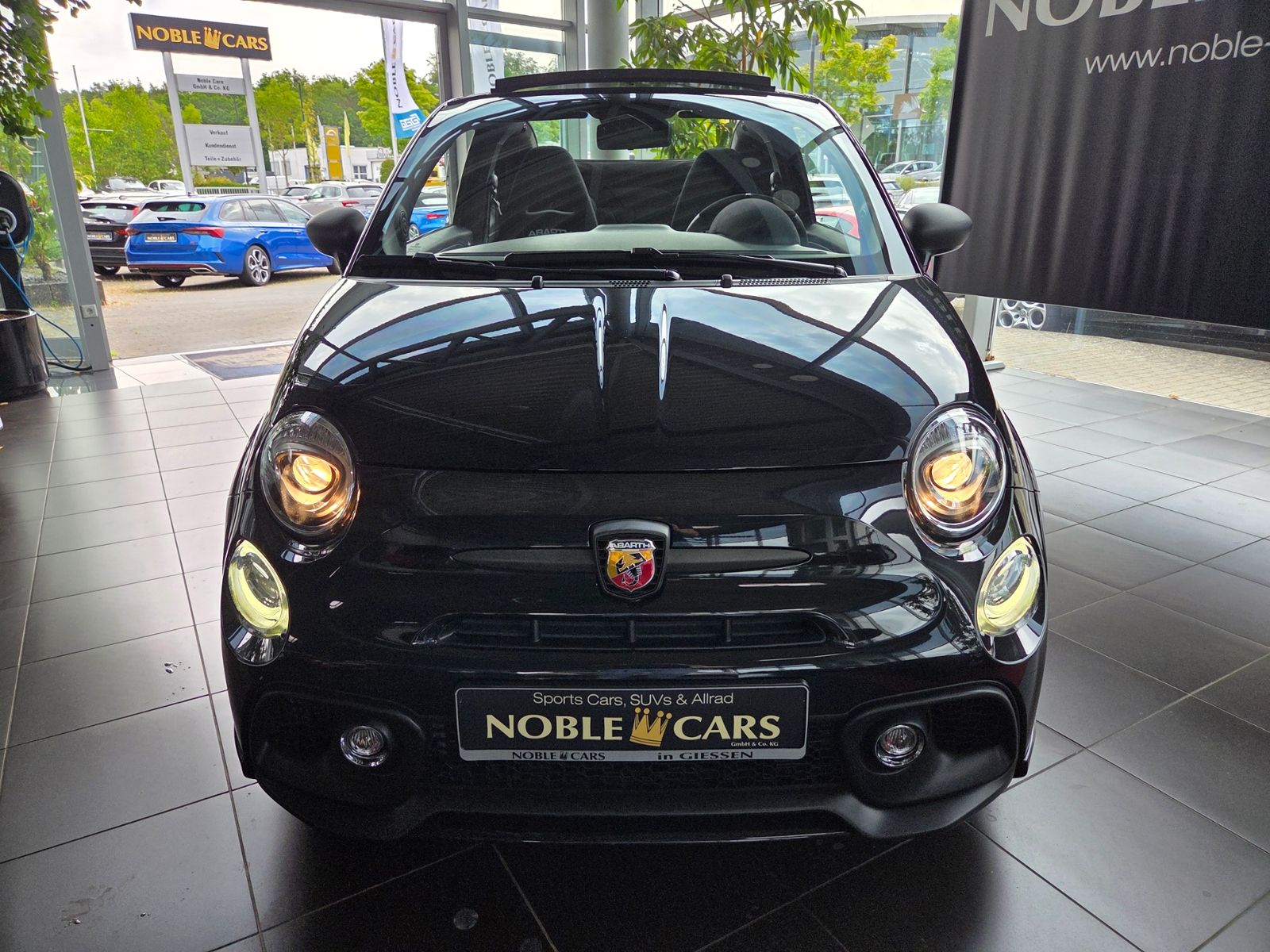 Fahrzeugabbildung Abarth 595C Competizione NAVI CarPlay
