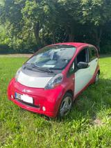 Mitsubishi i-MiEV - -Elektrisch auch mit Schukosteckdose - Mitsubishi mit Elektro-Antrieb