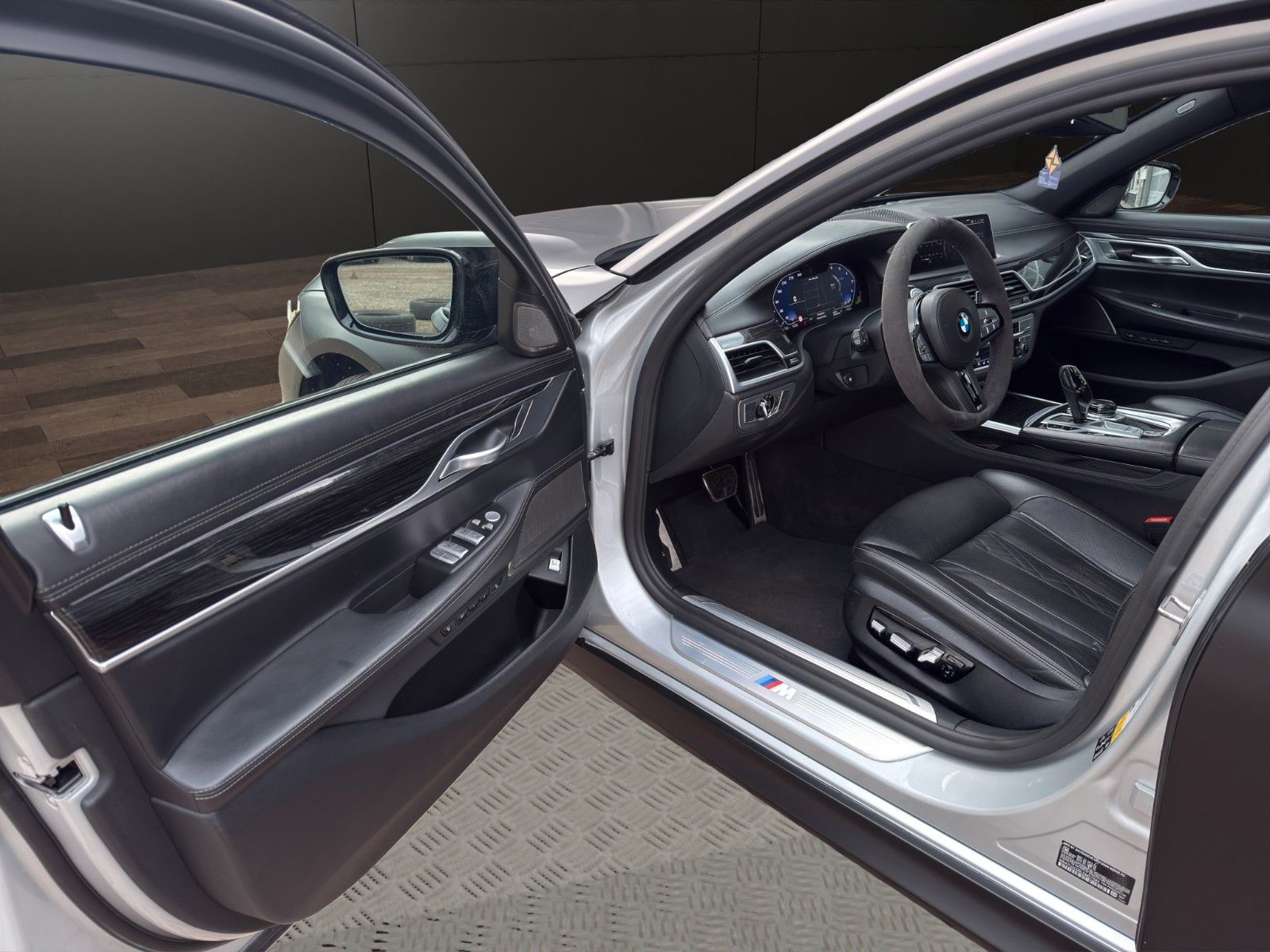 Fahrzeugabbildung BMW 750Li xDrive *M-Sport*H&K*Skylounge*HUD*Masssage