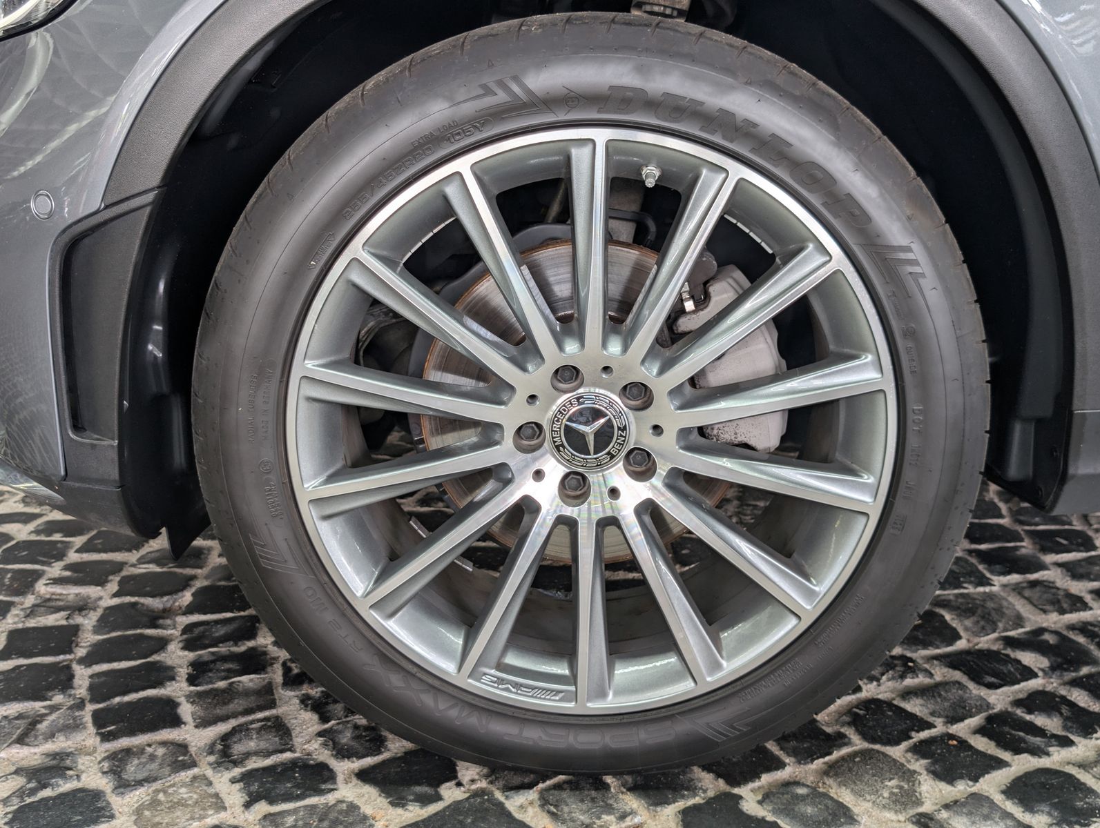 Fahrzeugabbildung Mercedes-Benz GLC 220 d Coupé 4M AMG PANO*360*HuD*MEMO*20"Voll