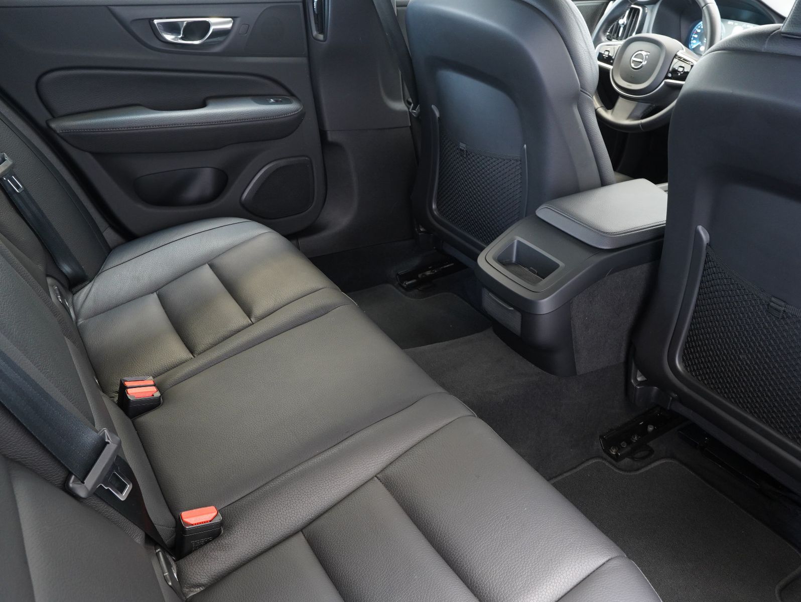 Fahrzeugabbildung Volvo V60 D4 AWD Inscription DAB/KAMERA/INTELLISAFE