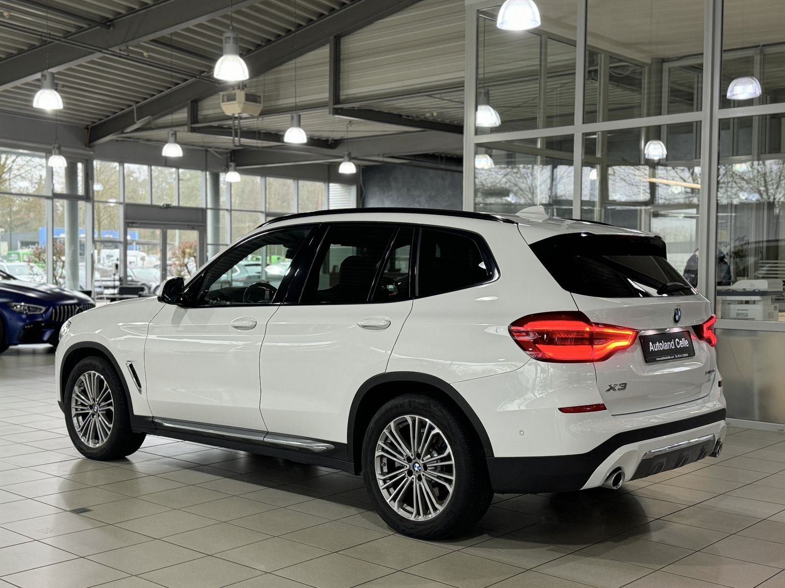 Fahrzeugabbildung BMW X3 xD20d LuxuryLine DAB PDC DisplKey Alarm Sport