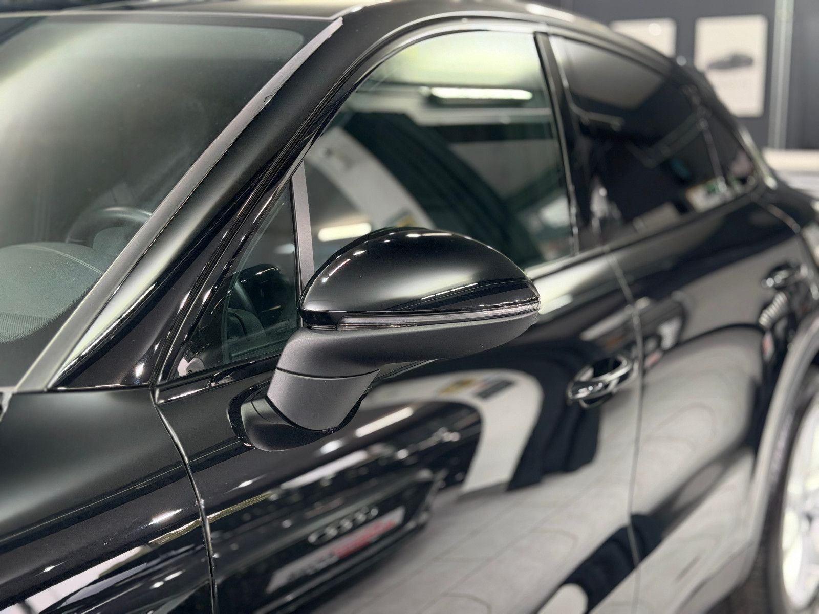 Fahrzeugabbildung Porsche Cayenne Coupe Basis |LED|LUFT|STDHZ