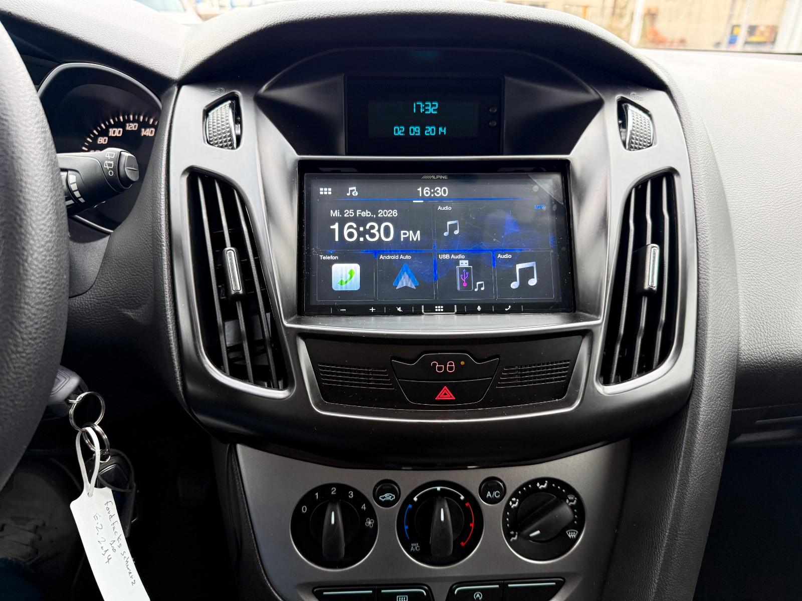 Ford Focus 2014 — photo 14