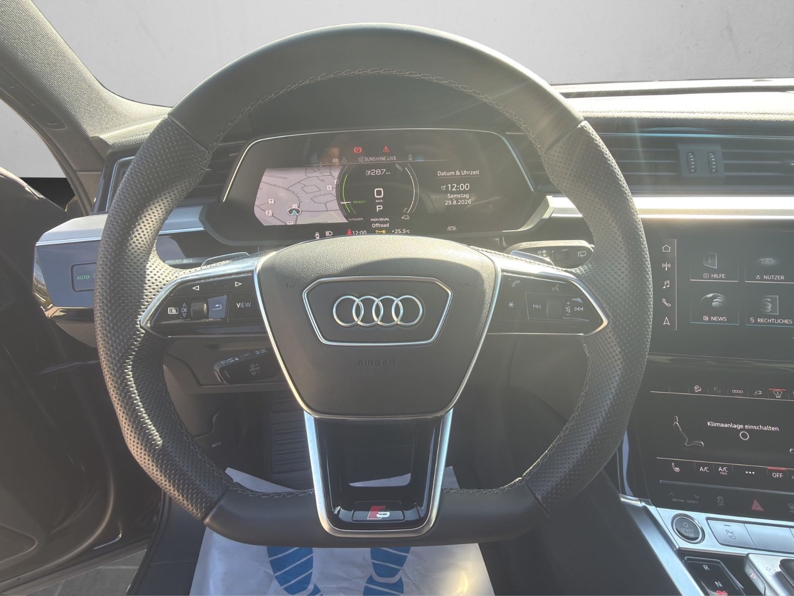 Audi e-tron 55 quattro S line Black AHK Kam Head-Up foto 17