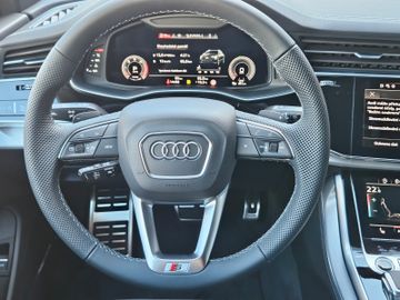 Audi Q8 - 9