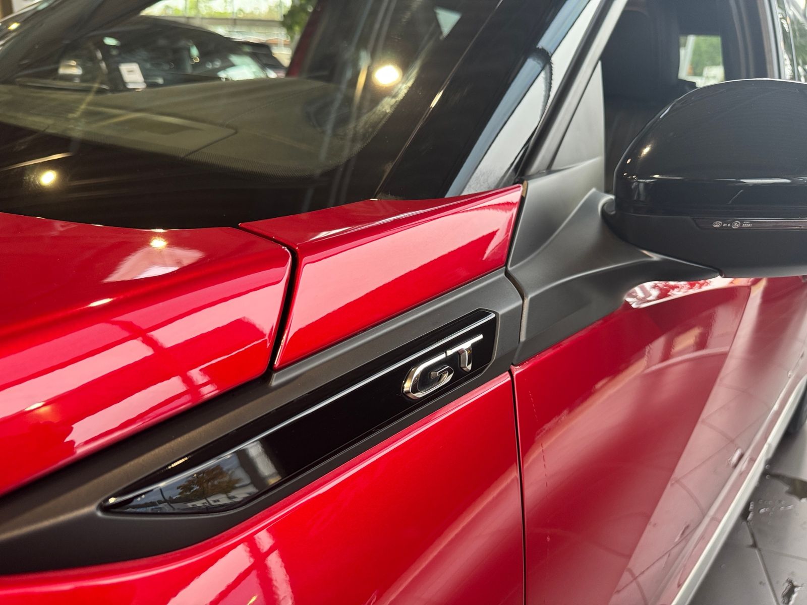 Fahrzeugabbildung Peugeot 2008 GT PANO LED NAVI ALU