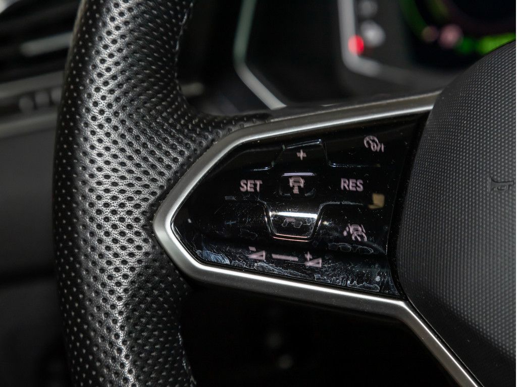 Volkswagen Tiguan Hybrid R-Line PANO MATRIX AHK HUD PANO foto 22