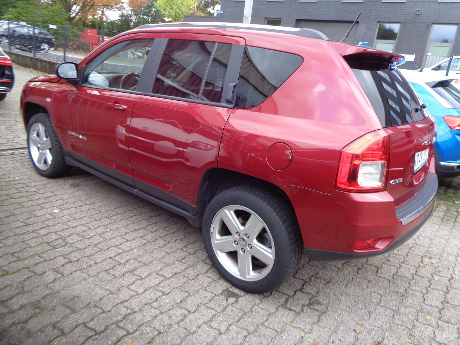 Jeep Compass 2012 — rear view