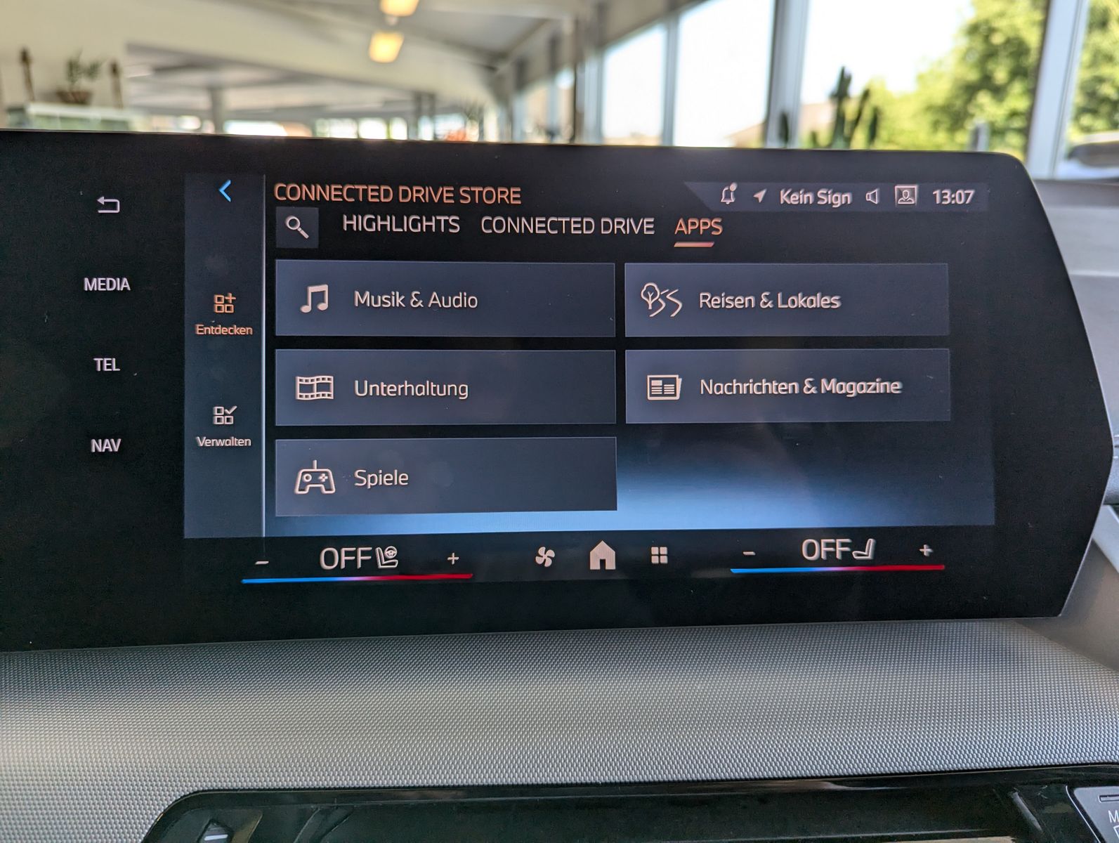 BMW 218 Active Tourer Aut AHK Pano Cam Premium-Paket - Image 31