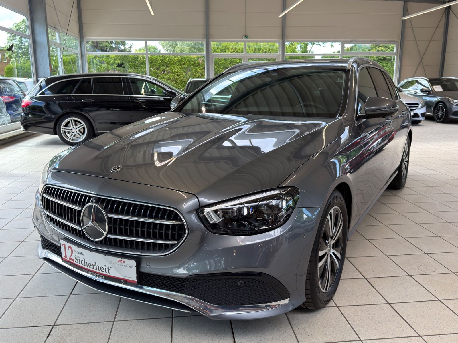 MERCEDES-BENZ E 220 d Avantgarde/Multibeam/360/AHK/Mbux