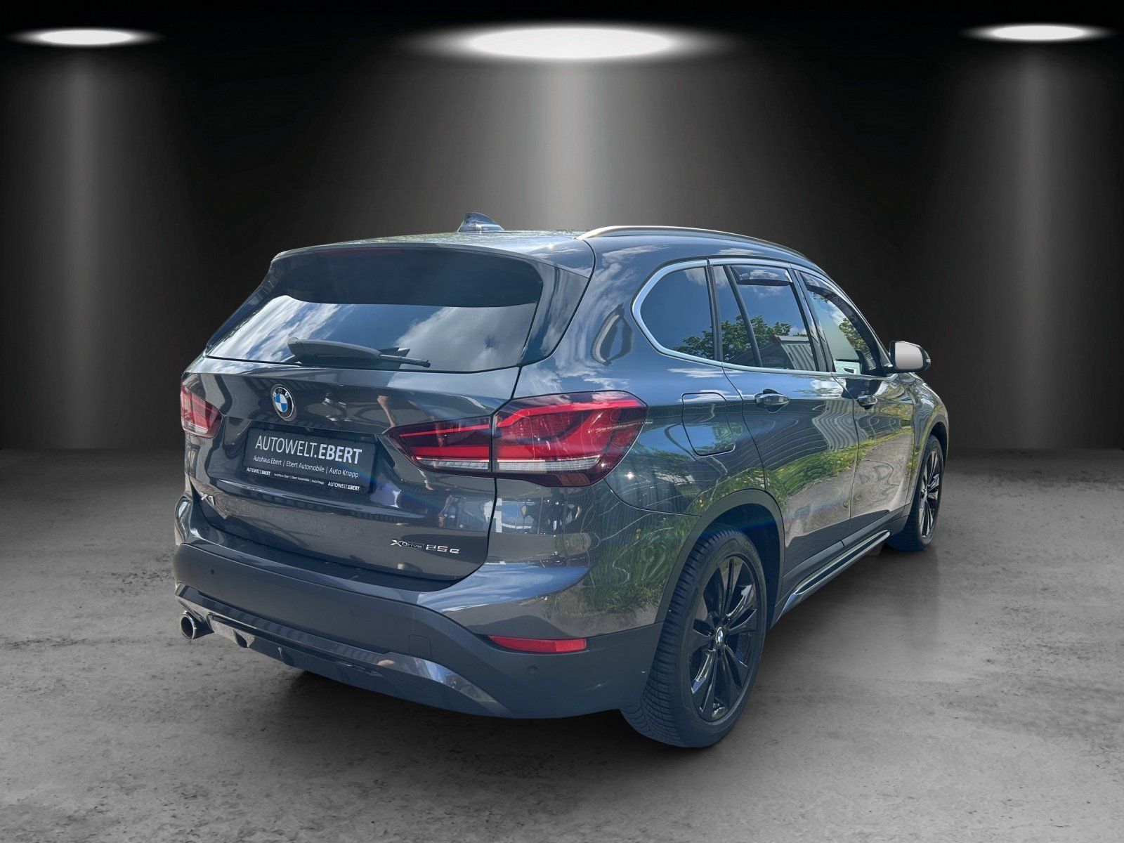Fahrzeugabbildung BMW X1 xDrive25e Sport Line/PANO-DACH/NAVI+/KAMERA/