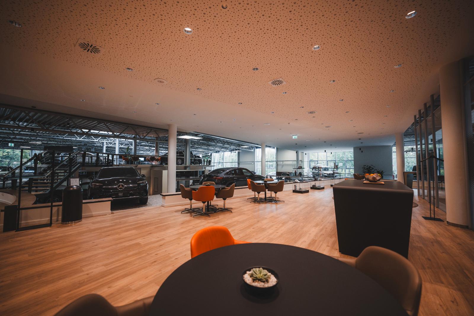 showroom-image-top