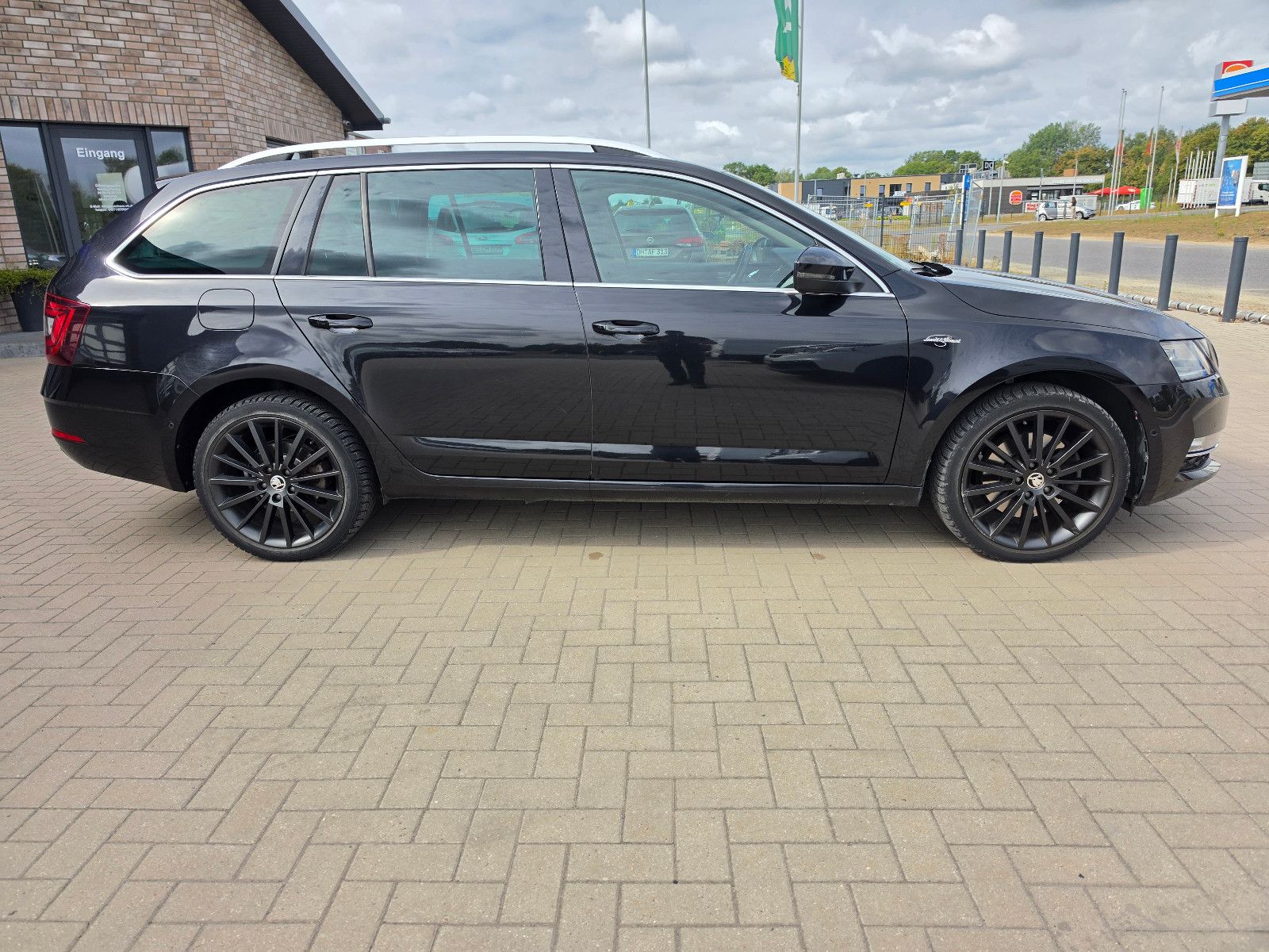 Skoda Octavia 2.0 L&K 4x4 TÜV Neu/Scheckh./LED/Pano. foto 13