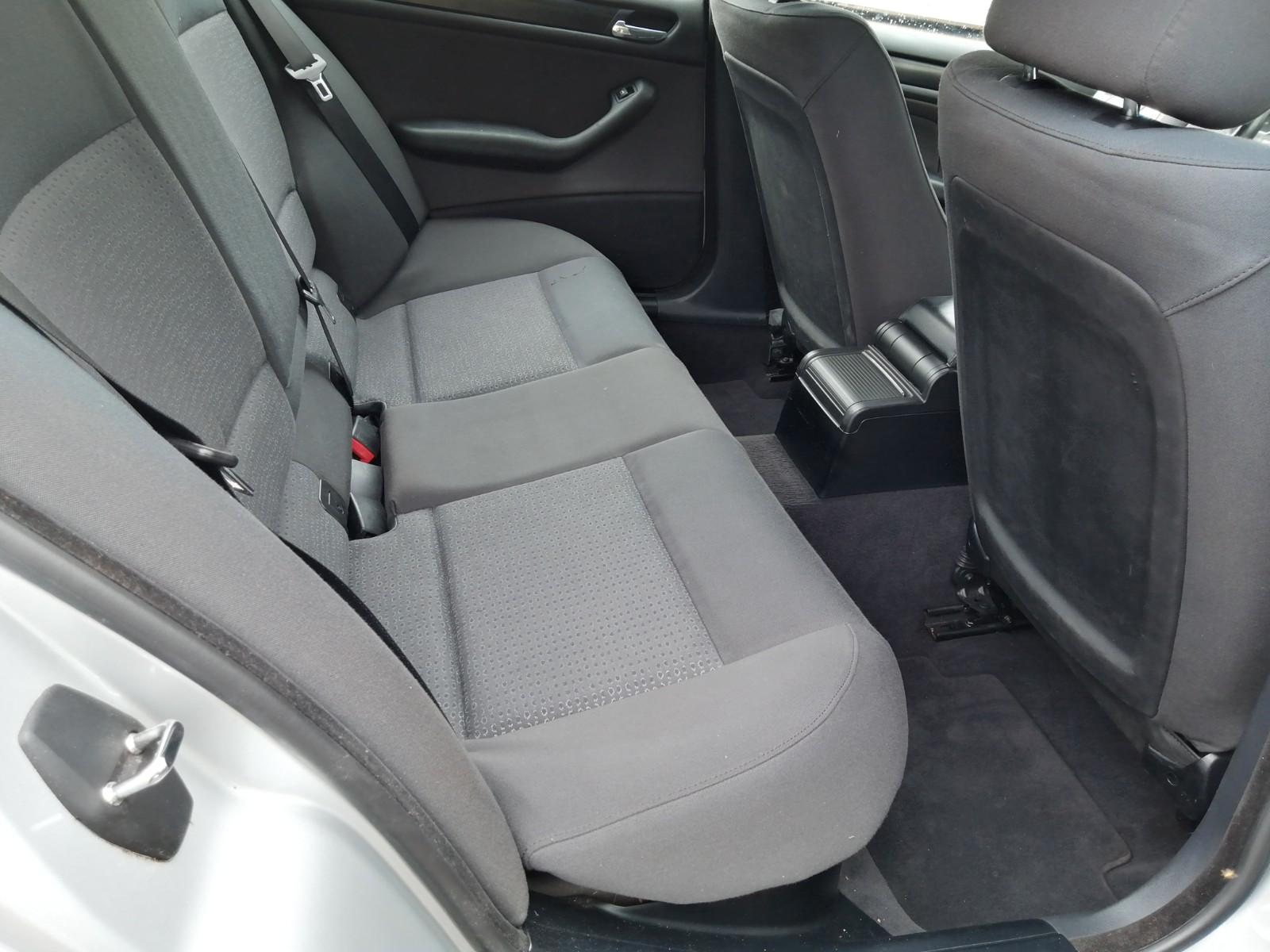 BMW 318 2005 — photo 7