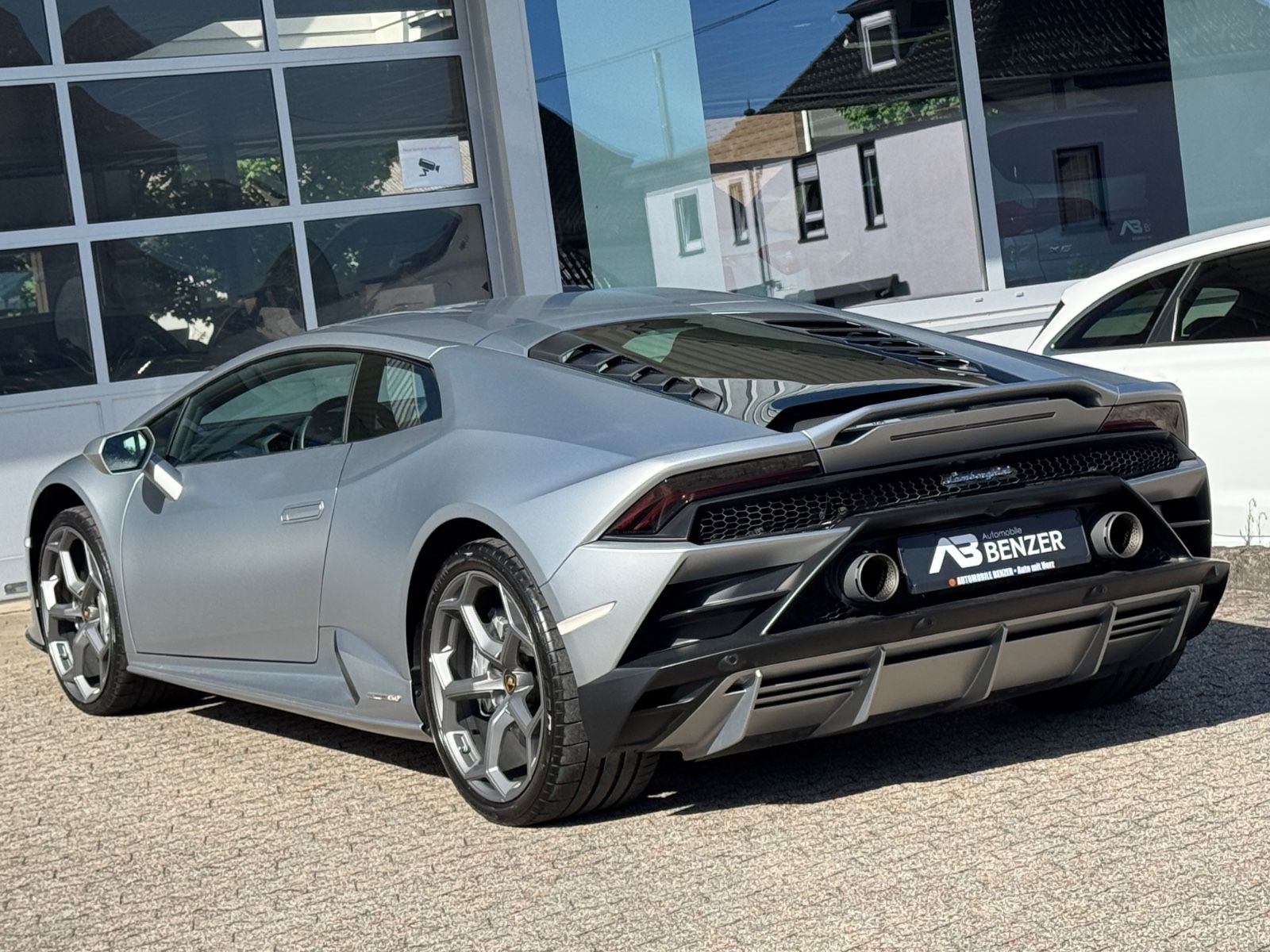 Fahrzeugabbildung Lamborghini Huracán EVO V10 /LIFT/SENSONUM/KAMERA/ACC