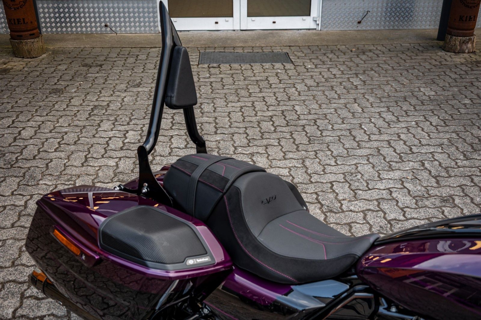 Fahrzeugabbildung Harley-Davidson CVO Street Glide FLHXSE 121 cui - Jekill & Hyde