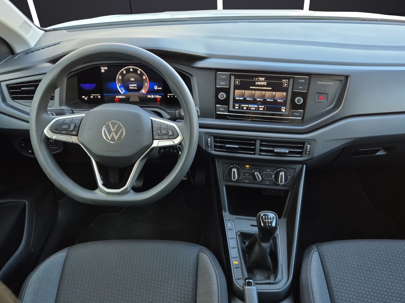 Fahrzeugabbildung Volkswagen Taigo TSI LED AHK SH PDC Klima DAB+