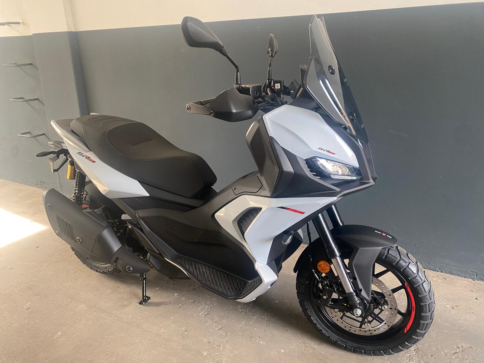 Aprilia SR GT 400 E5+