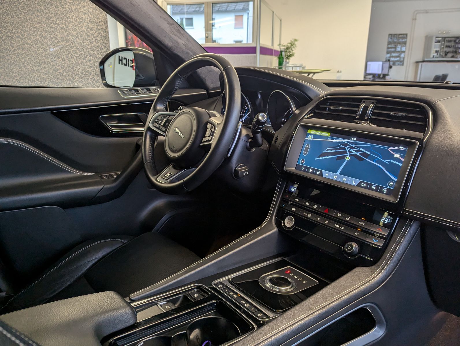 Fahrzeugabbildung Jaguar F-PACE R-Sport AWD Black LED+ PanoACC 22"