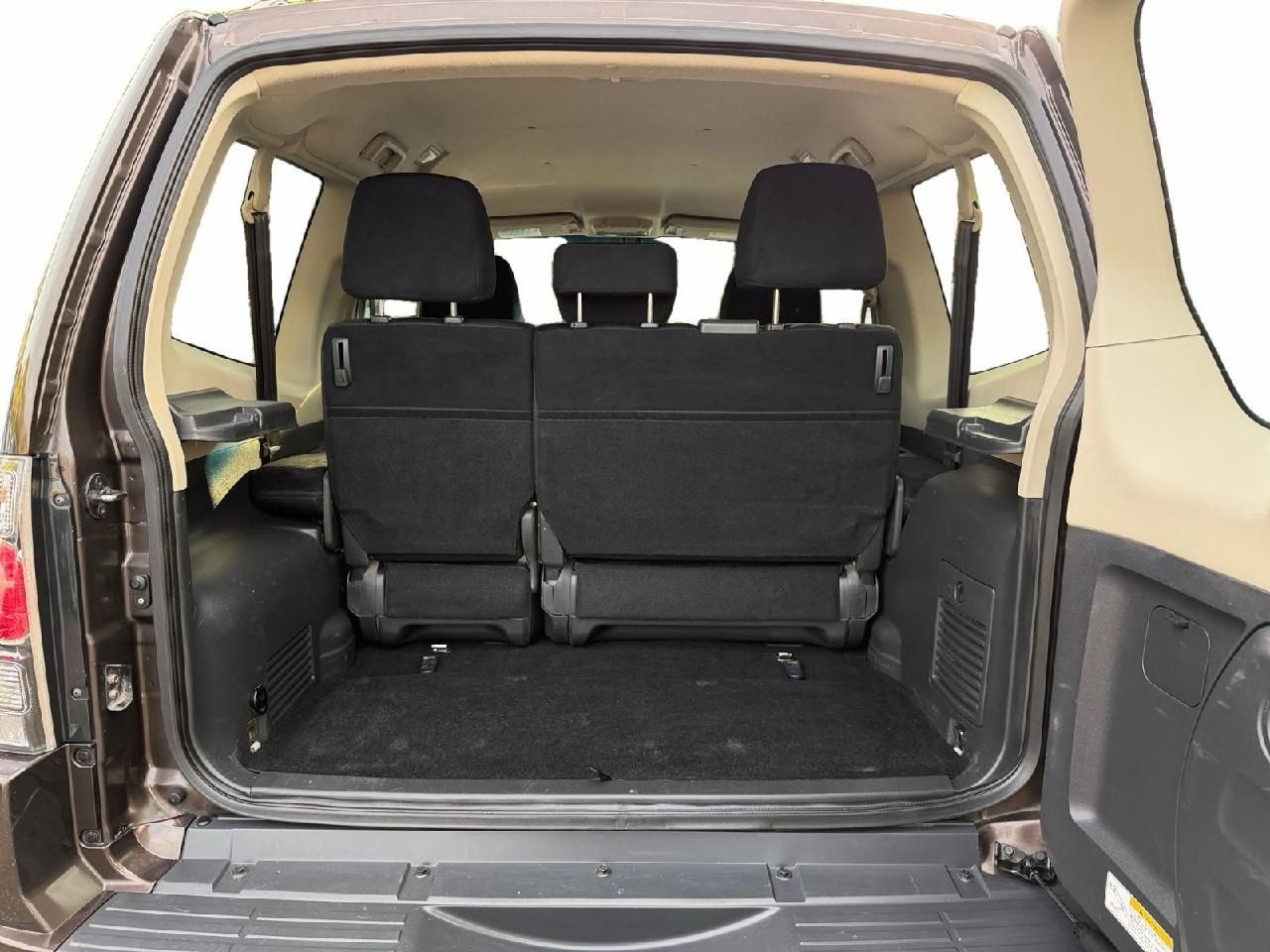 Fahrzeugabbildung Mitsubishi Pajero 3.2 DI-D Final Edition