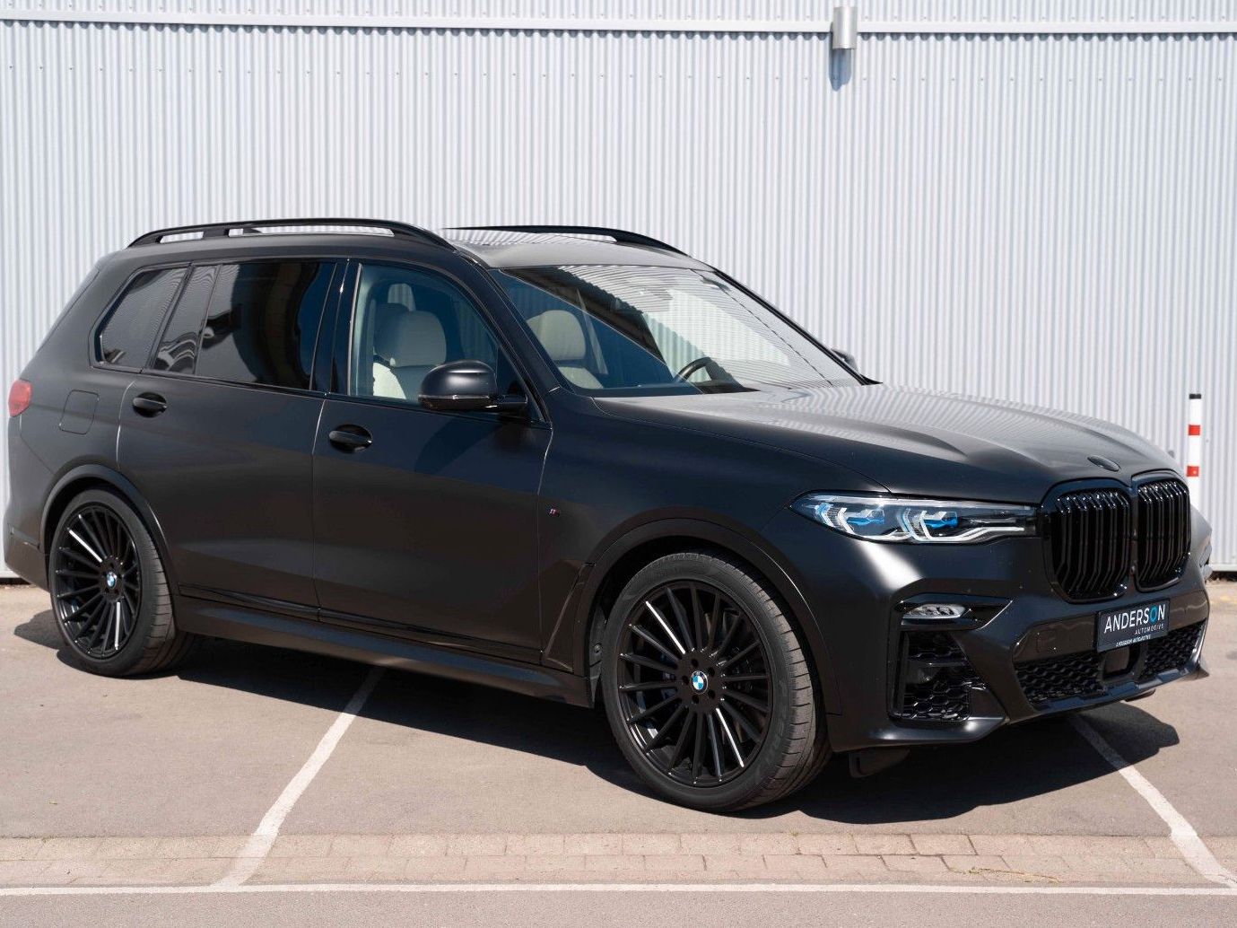 Fahrzeugabbildung BMW X7 M50 i SPORT VOLL SHADOW LED TV CARBON 22"
