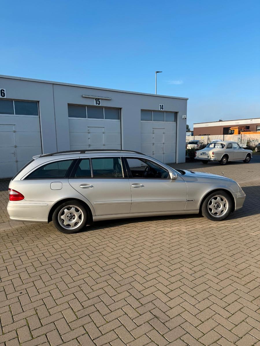 Mercedes-Benz E220 2005 — photo 6