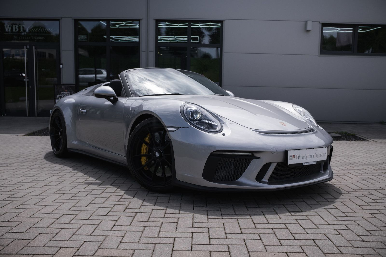 Fahrzeugabbildung Porsche 991/911 Speedster-90Ltr.-Lift-Approved-56 KM!!!