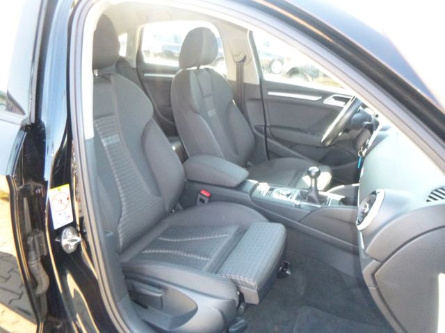 Fahrzeugabbildung Audi A3 1.5 TFSI Lim sport> 41.875KM/AHK/NAV/SHZ<