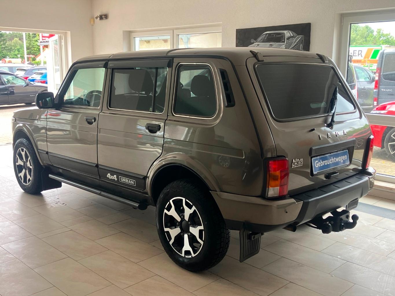 Lada Niva 1.7 Urban 4x4 Servo ABS AHK Klima